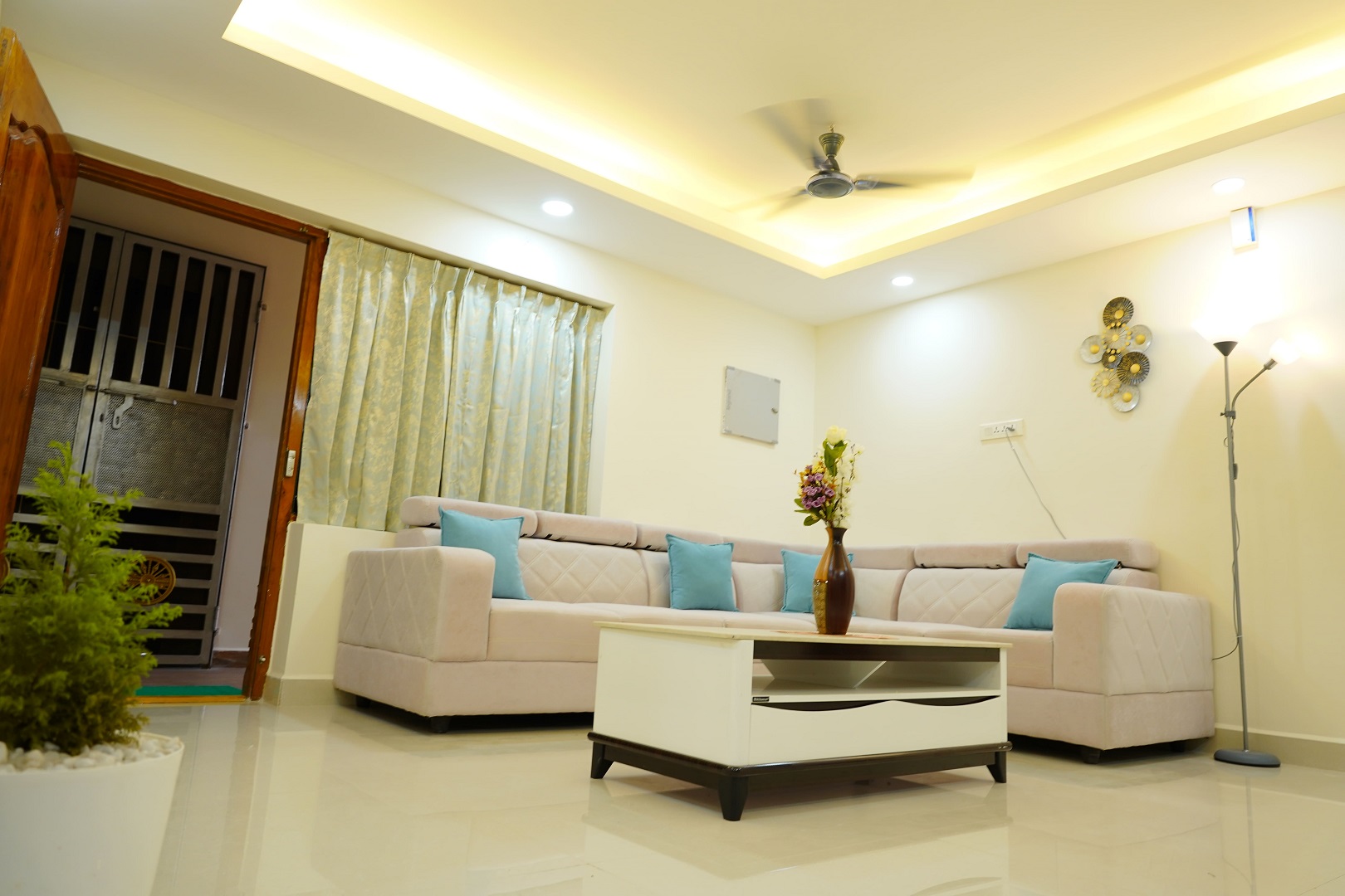 Priya Woodz Homestay slide 7